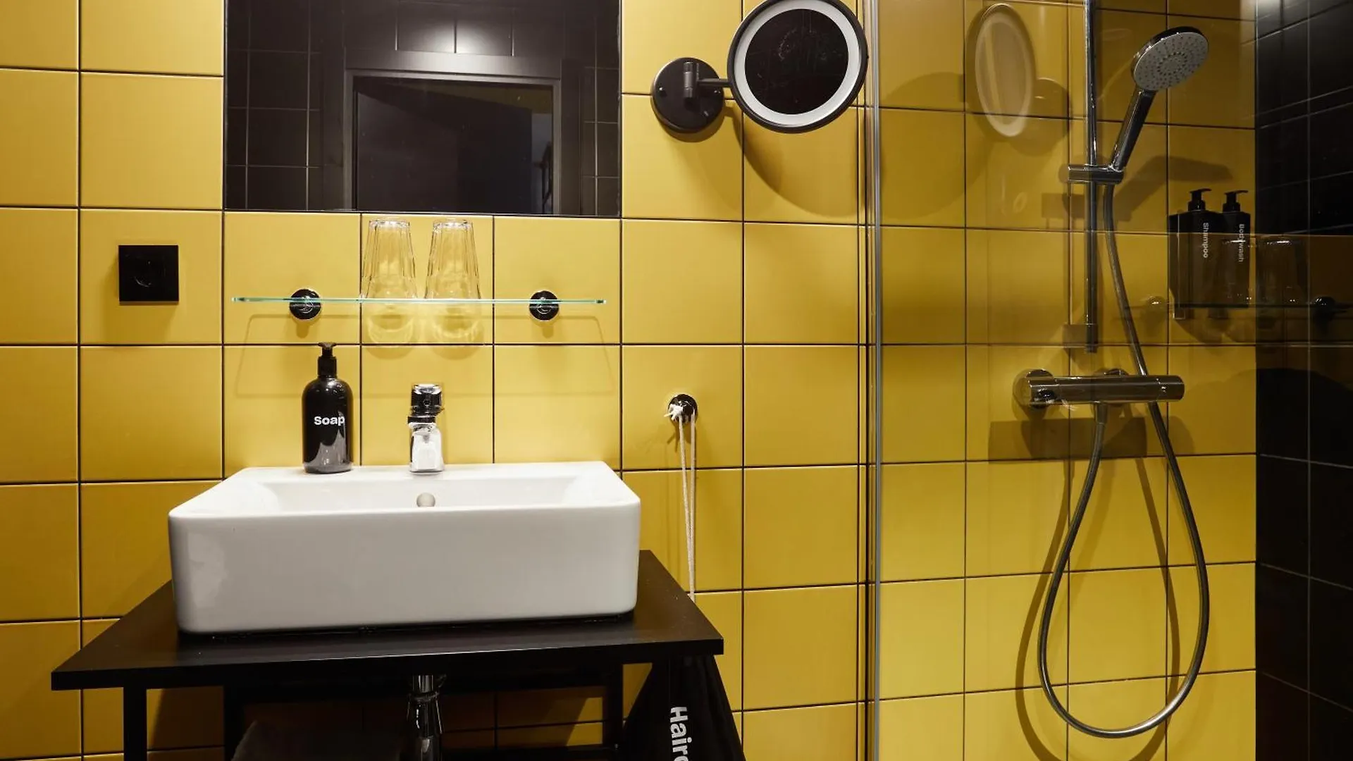 The Social Hub Barcelona Poblenou Hotel